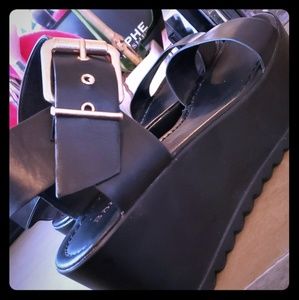 Flatform Black Sandal